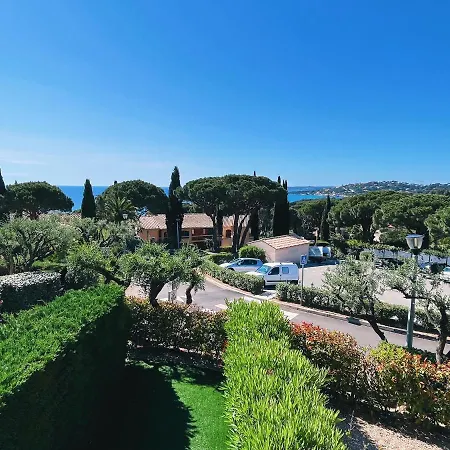 Апартаменты Studio Vue Mer, Sainte-maxime.