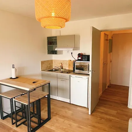 Апартаменты Studio Vue Mer, Sainte-maxime.